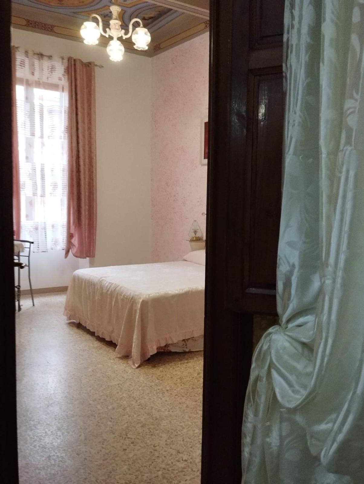 فندق The Family House ليفورنو المظهر الخارجي الصورة