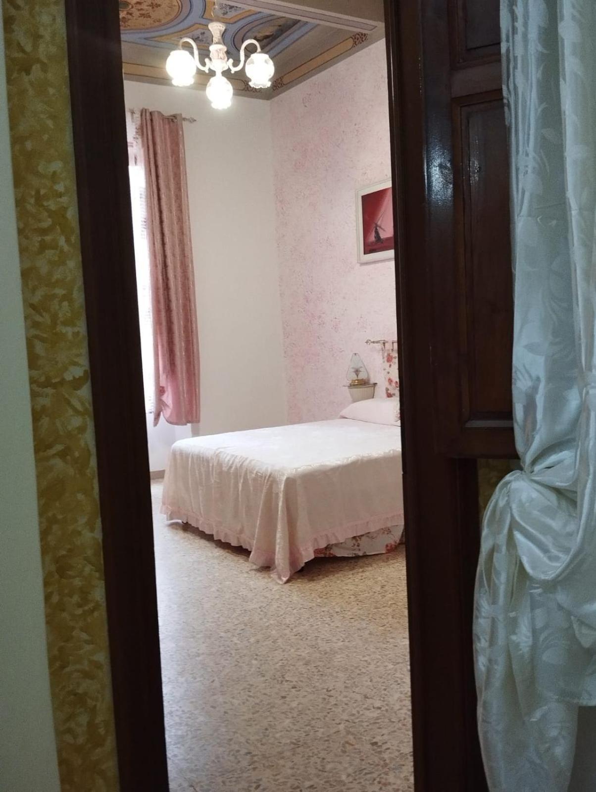 فندق The Family House ليفورنو المظهر الخارجي الصورة